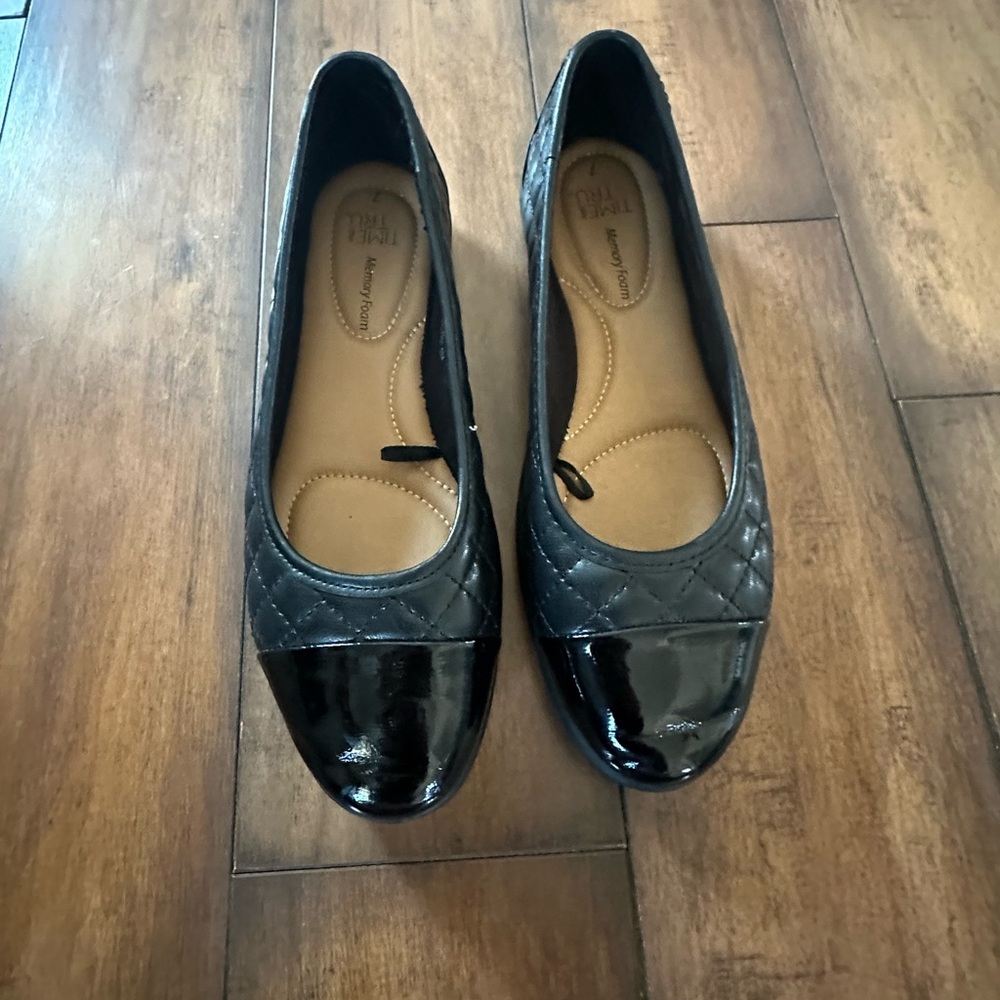 Black Ballet Flats